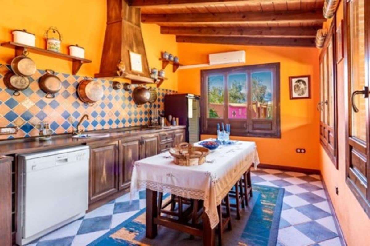 8 soveværelse Finca/Landehus til salg i Coin med swimmingpool garage - € 6.200.000 (Ref: 8474729)