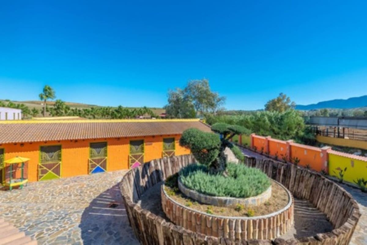 8 soveværelse Finca/Landehus til salg i Coin med swimmingpool garage - € 6.200.000 (Ref: 8474729)