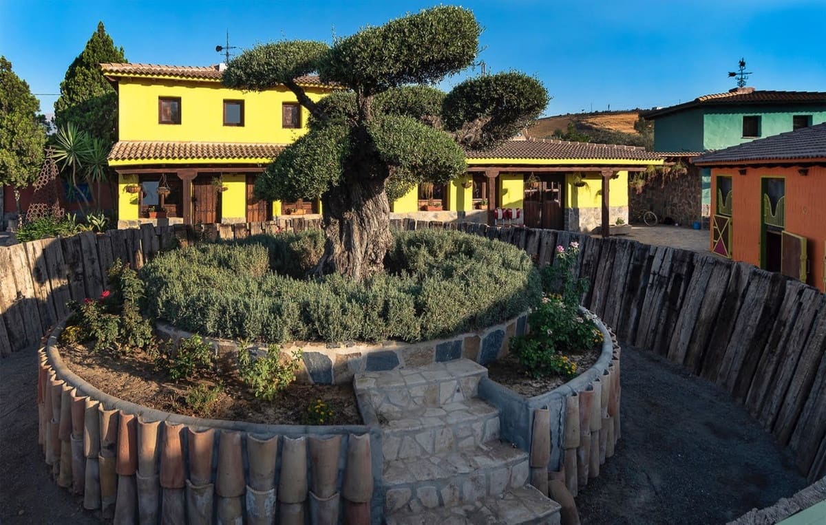 8 soveværelse Finca/Landehus til salg i Coin med swimmingpool garage - € 6.200.000 (Ref: 8474729)