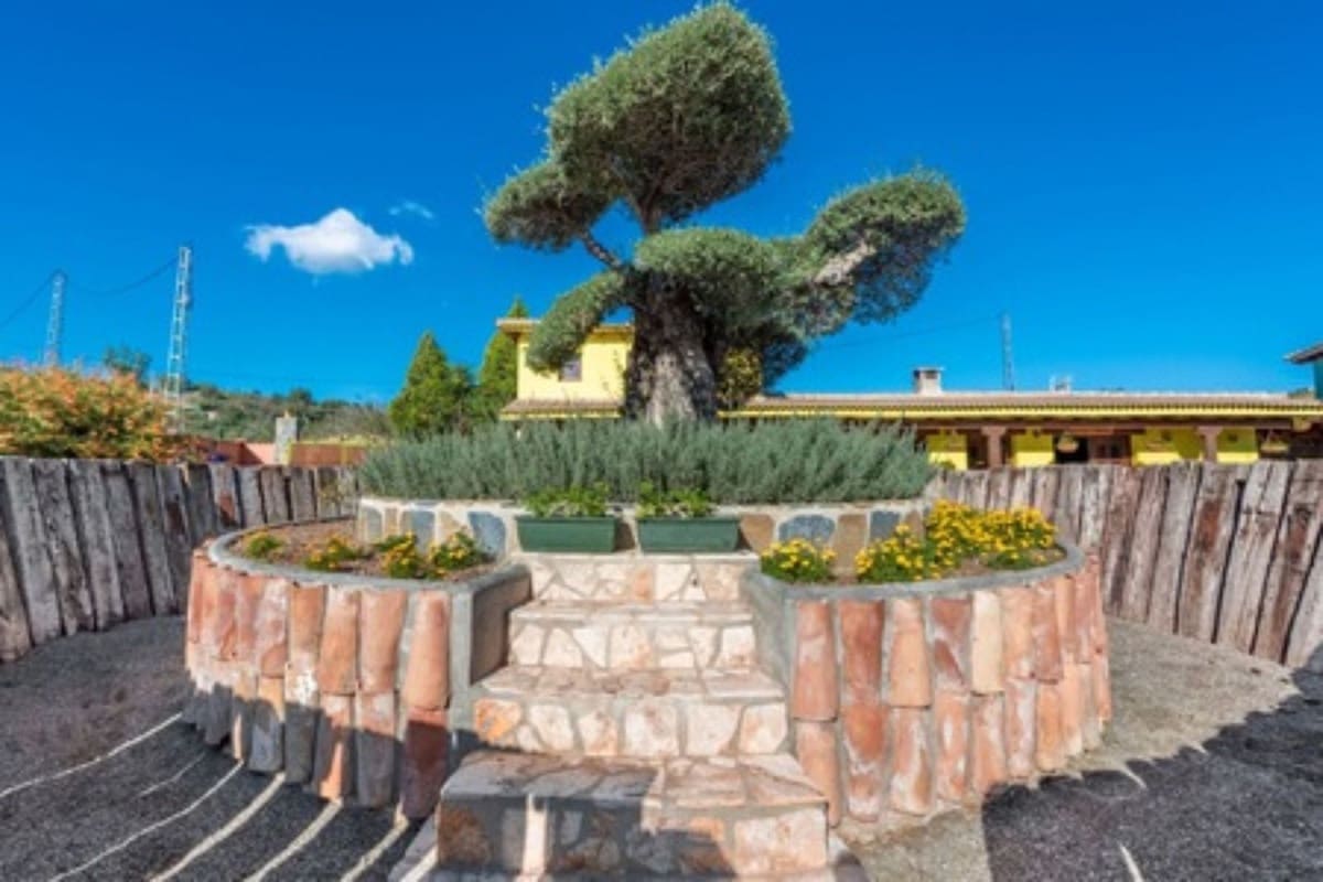 8 soveværelse Finca/Landehus til salg i Coin med swimmingpool garage - € 6.200.000 (Ref: 8474729)