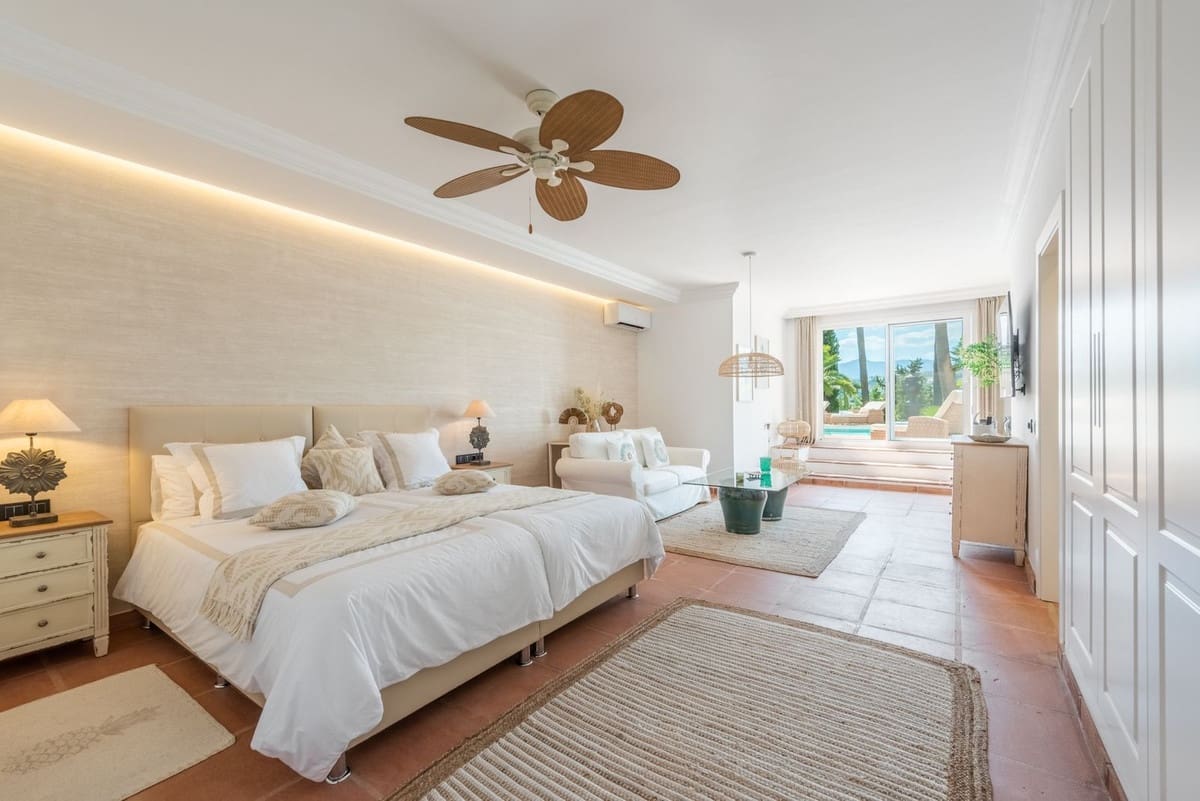 5 soverom Villa til salgs i El Paraiso med svømmebasseng garasje - € 3 850 000 (Ref: 8474750)