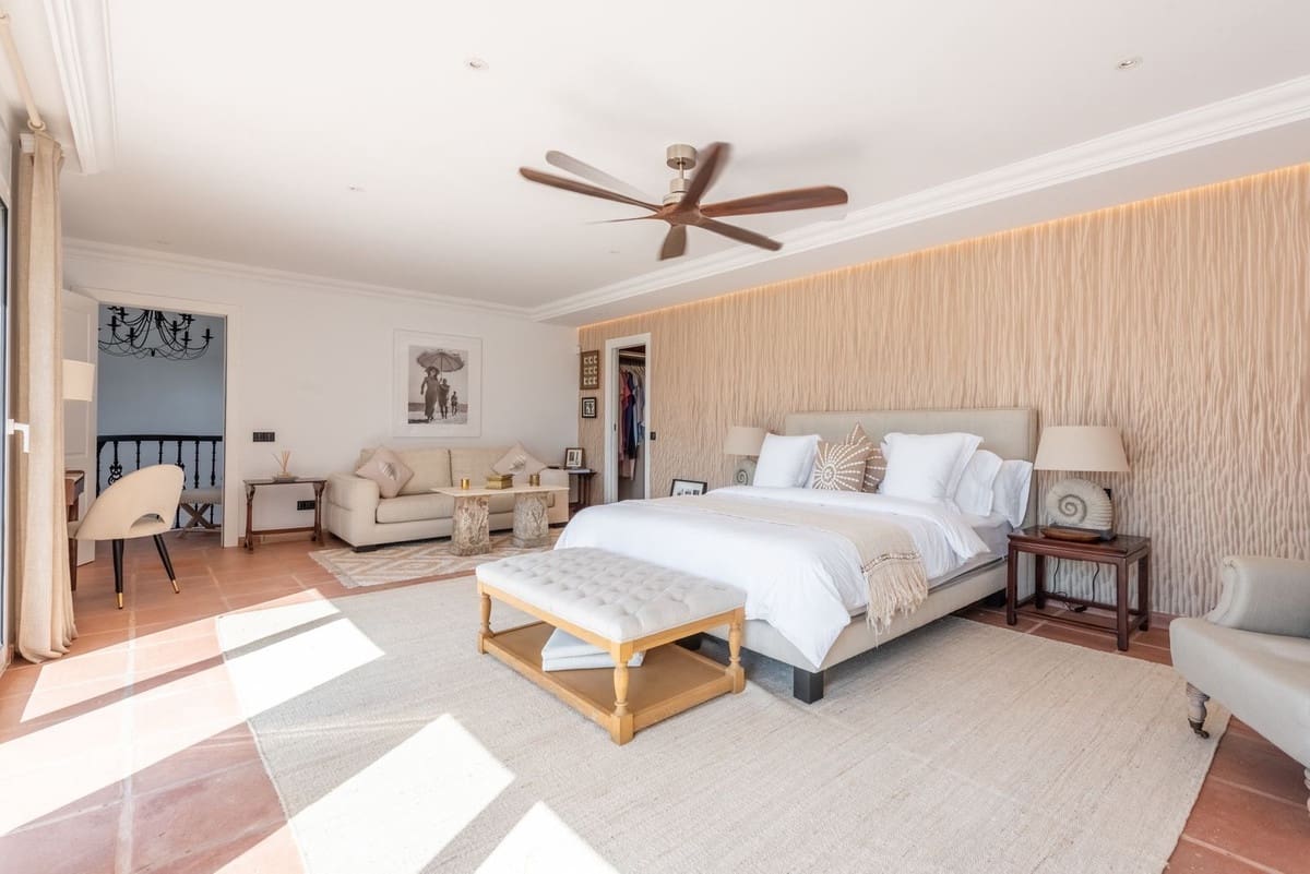 5 soverom Villa til salgs i El Paraiso med svømmebasseng garasje - € 3 850 000 (Ref: 8474750)