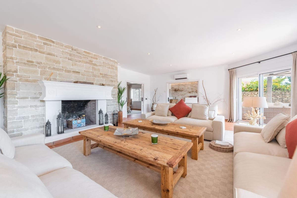 5 soverom Villa til salgs i El Paraiso med svømmebasseng garasje - € 3 850 000 (Ref: 8474750)