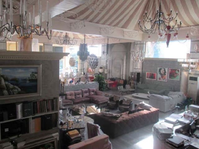 Kommersiell till salu i Puerto Banus, Marbella - 6 000 000 € (Ref: 8474835)