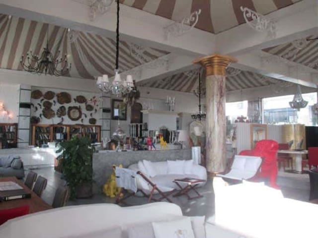 Kommersiell till salu i Puerto Banus, Marbella - 6 000 000 € (Ref: 8474835)