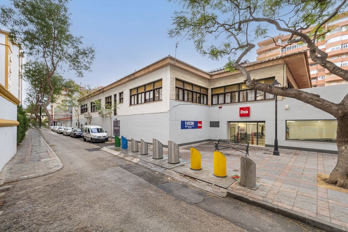 Yritys myytävänä paikassa Fuengirola mukana 
autotalli - 4 500 000 € (Ref: 8474862)