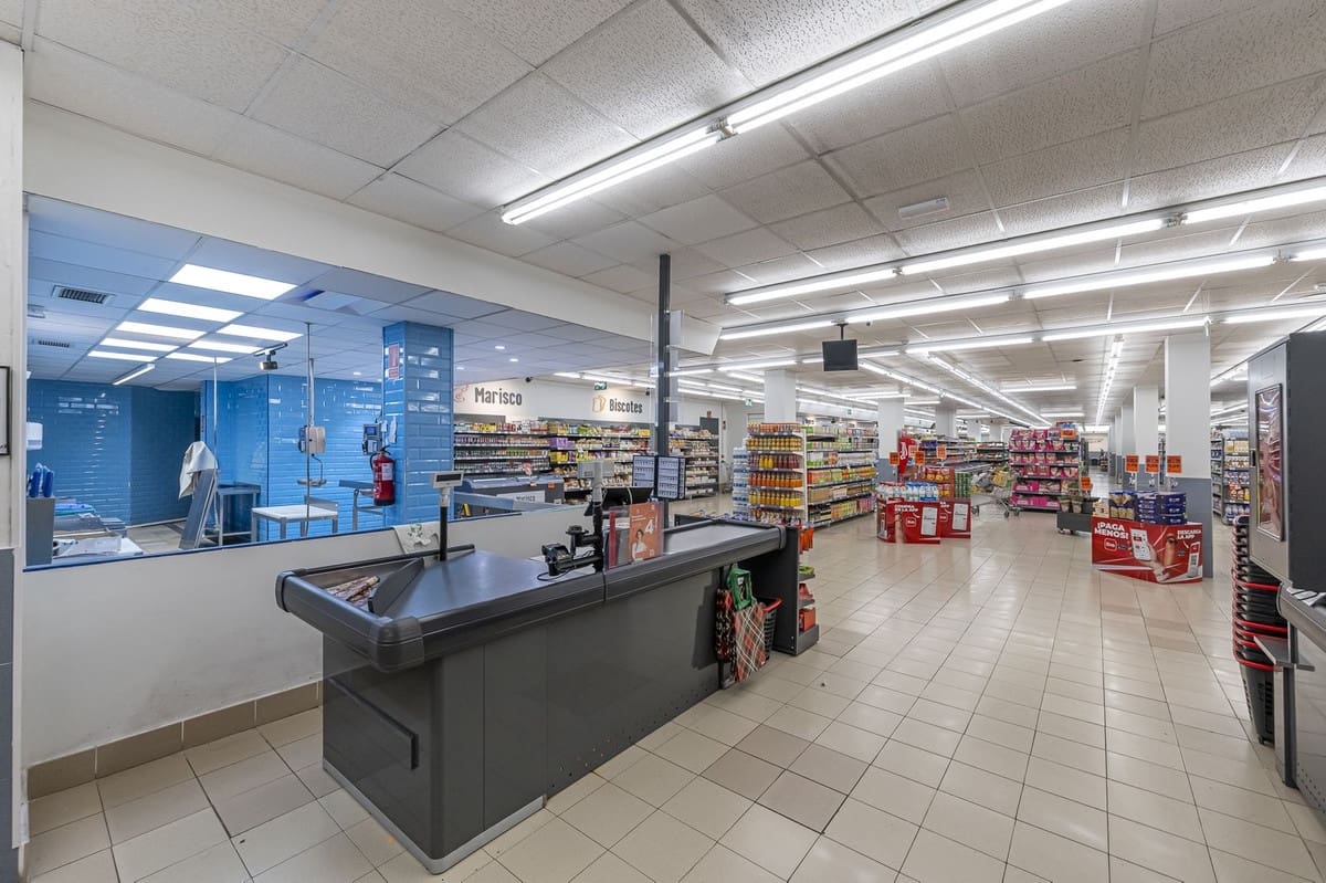 Yritys myytävänä paikassa Fuengirola mukana 
autotalli - 4 500 000 € (Ref: 8474862)