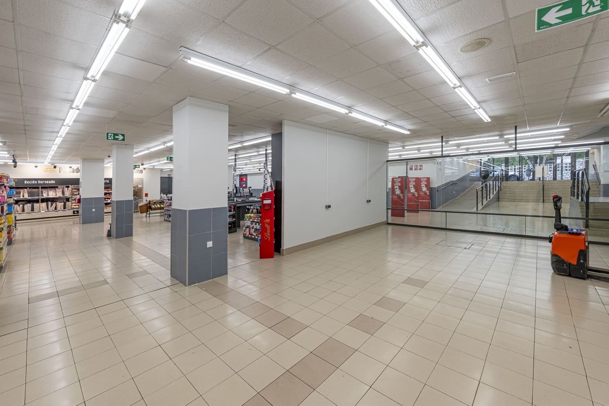 Yritys myytävänä paikassa Fuengirola mukana 
autotalli - 4 500 000 € (Ref: 8474862)