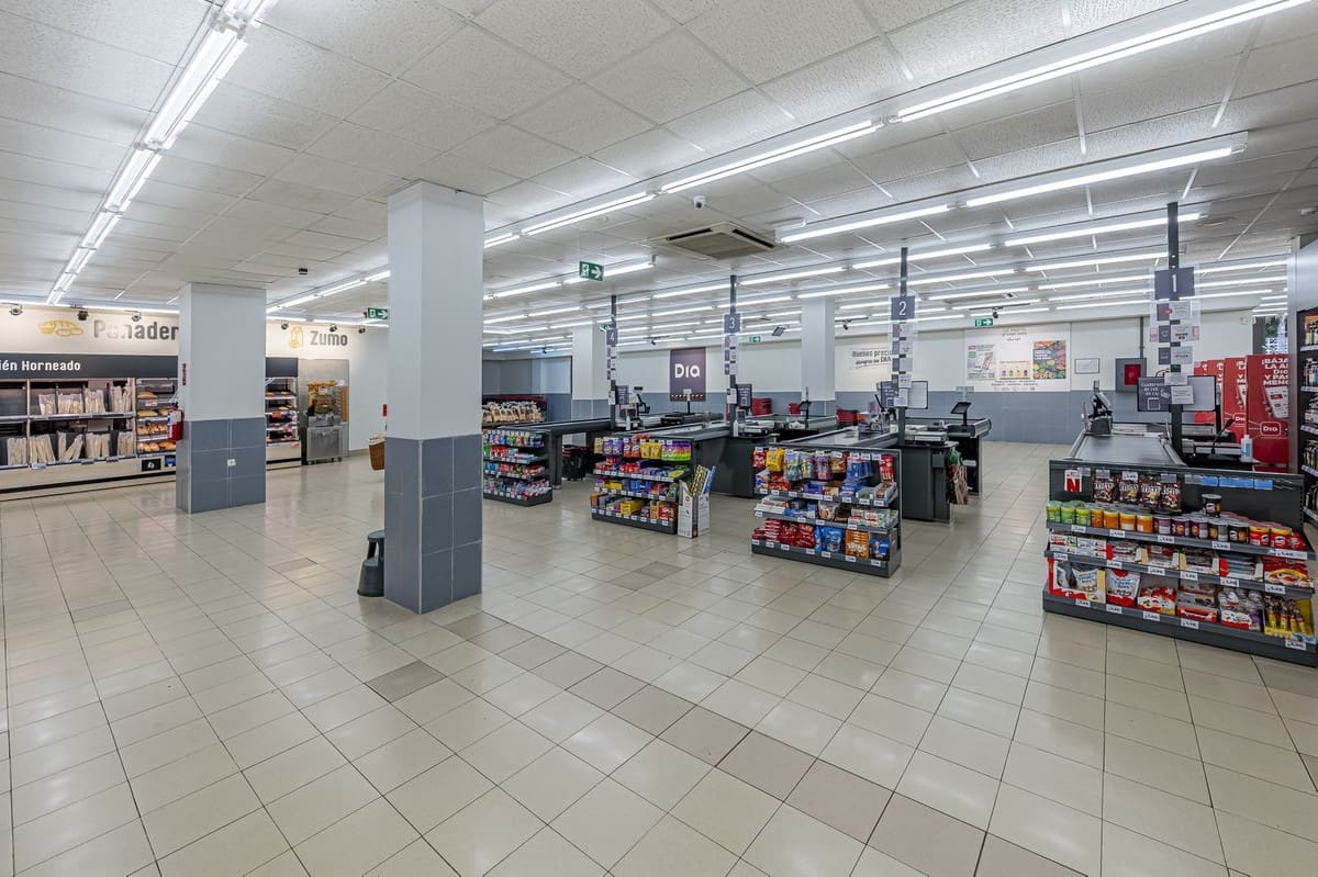 Yritys myytävänä paikassa Fuengirola mukana 
autotalli - 4 500 000 € (Ref: 8474862)