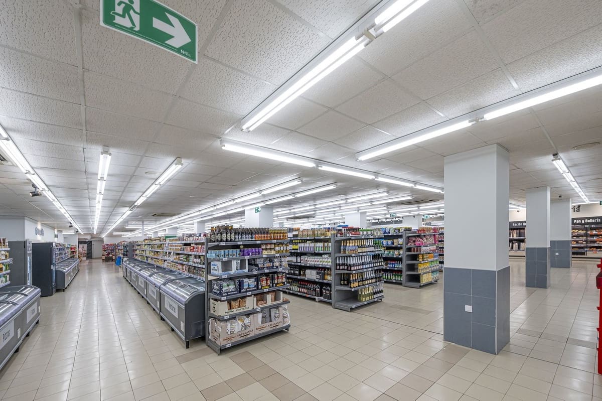 Yritys myytävänä paikassa Fuengirola mukana 
autotalli - 4 500 000 € (Ref: 8474862)