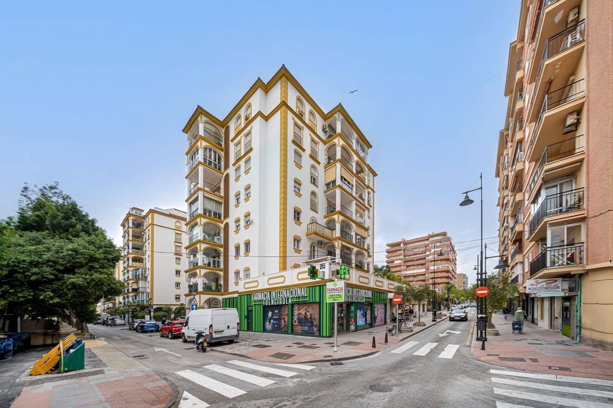 Yritys myytävänä paikassa Fuengirola mukana 
autotalli - 4 500 000 € (Ref: 8474862)