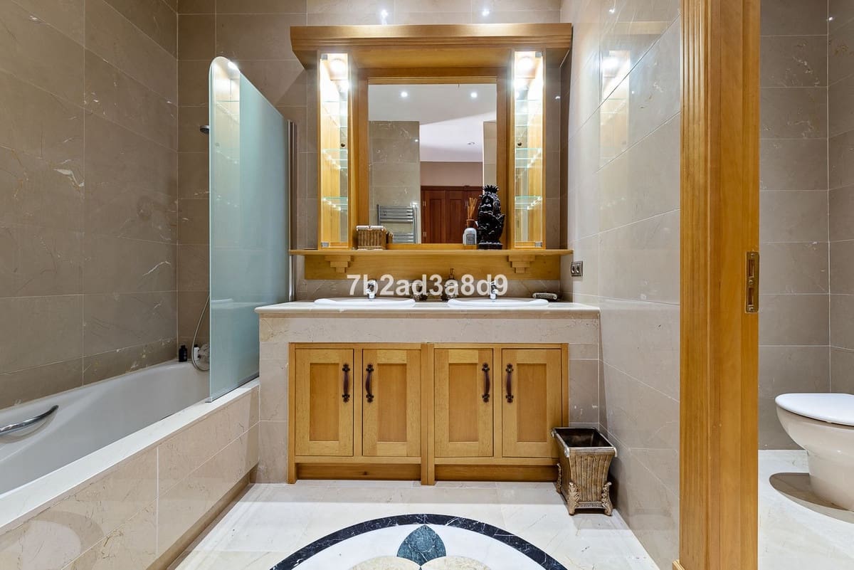 12 soverom Villa til salgs i La Zagaleta med svømmebasseng garasje - € 10 000 000 (Ref: 8474890)