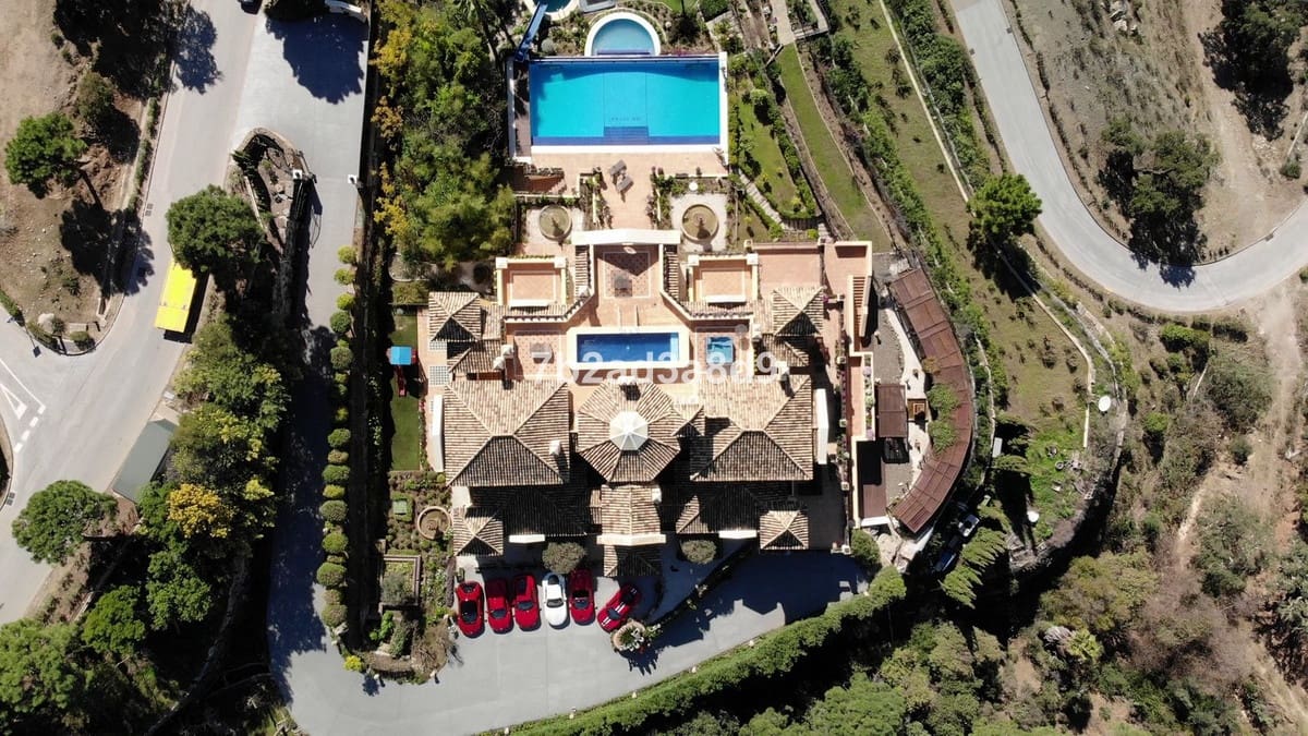 12 soverom Villa til salgs i La Zagaleta med svømmebasseng garasje - € 10 000 000 (Ref: 8474890)