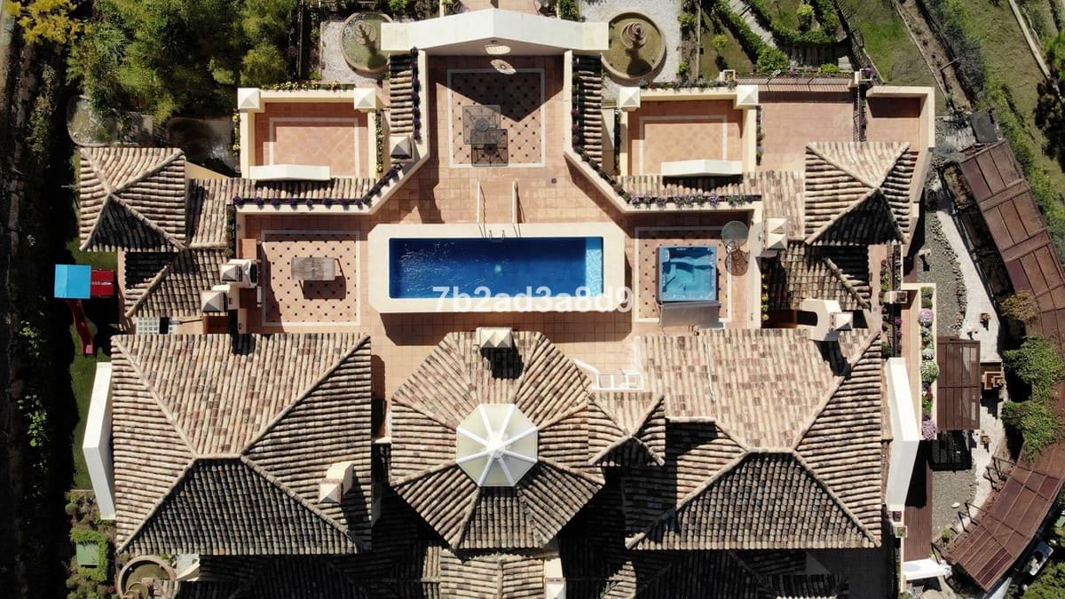 12 soverom Villa til salgs i La Zagaleta med svømmebasseng garasje - € 10 000 000 (Ref: 8474890)