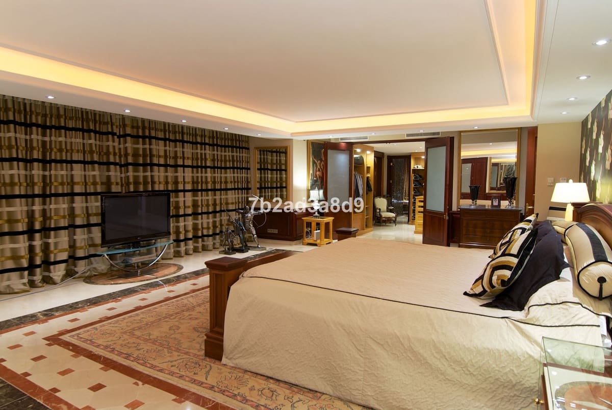 12 soverom Villa til salgs i La Zagaleta med svømmebasseng garasje - € 10 000 000 (Ref: 8474890)