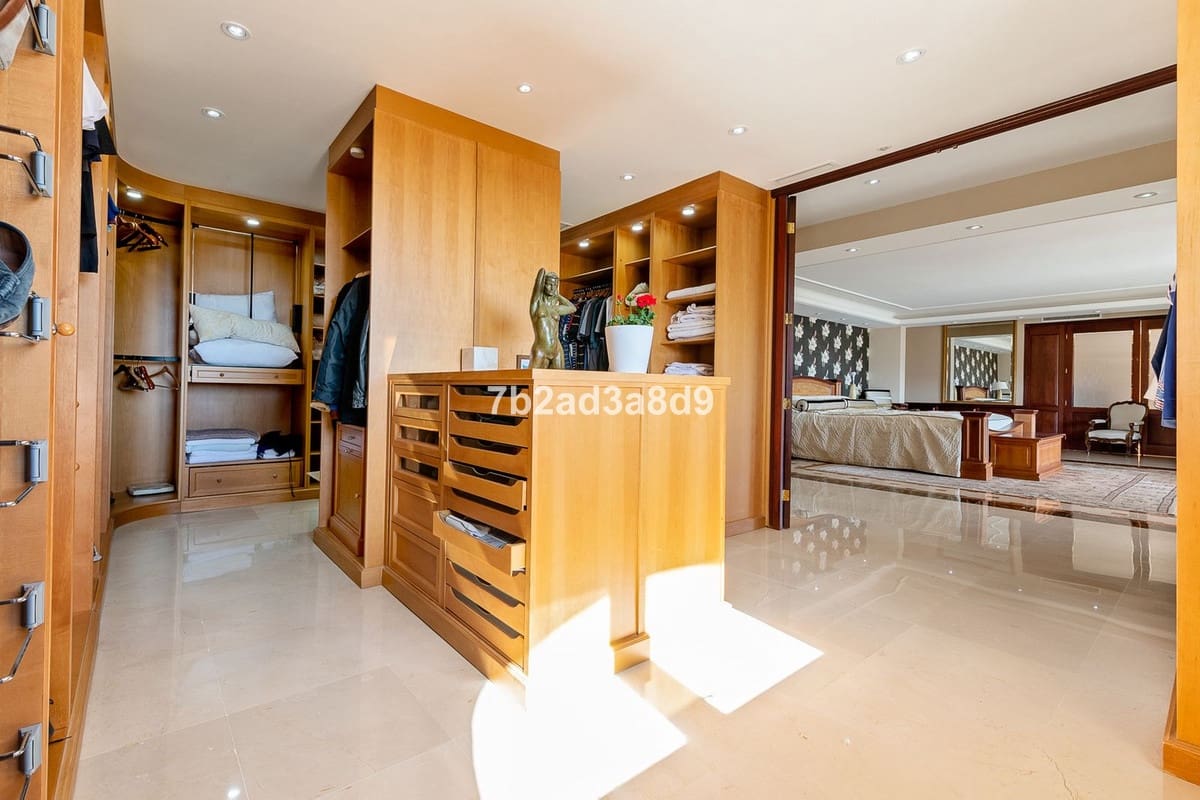 12 soverom Villa til salgs i La Zagaleta med svømmebasseng garasje - € 10 000 000 (Ref: 8474890)