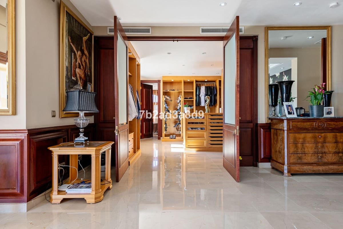 12 soverom Villa til salgs i La Zagaleta med svømmebasseng garasje - € 10 000 000 (Ref: 8474890)