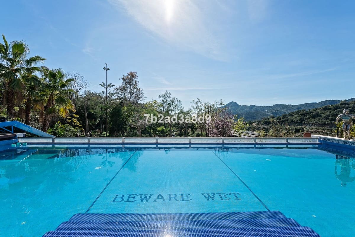 12 soverom Villa til salgs i La Zagaleta med svømmebasseng garasje - € 10 000 000 (Ref: 8474890)