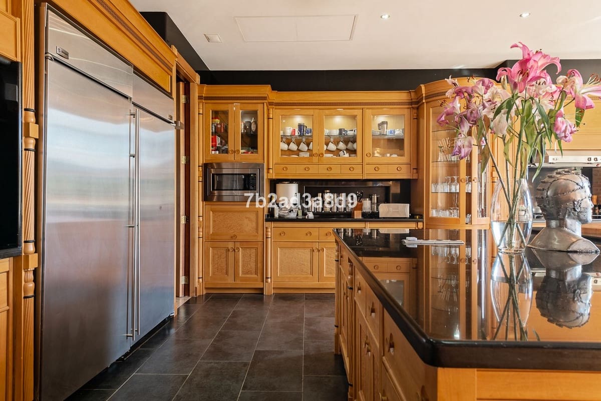 12 soverom Villa til salgs i La Zagaleta med svømmebasseng garasje - € 10 000 000 (Ref: 8474890)