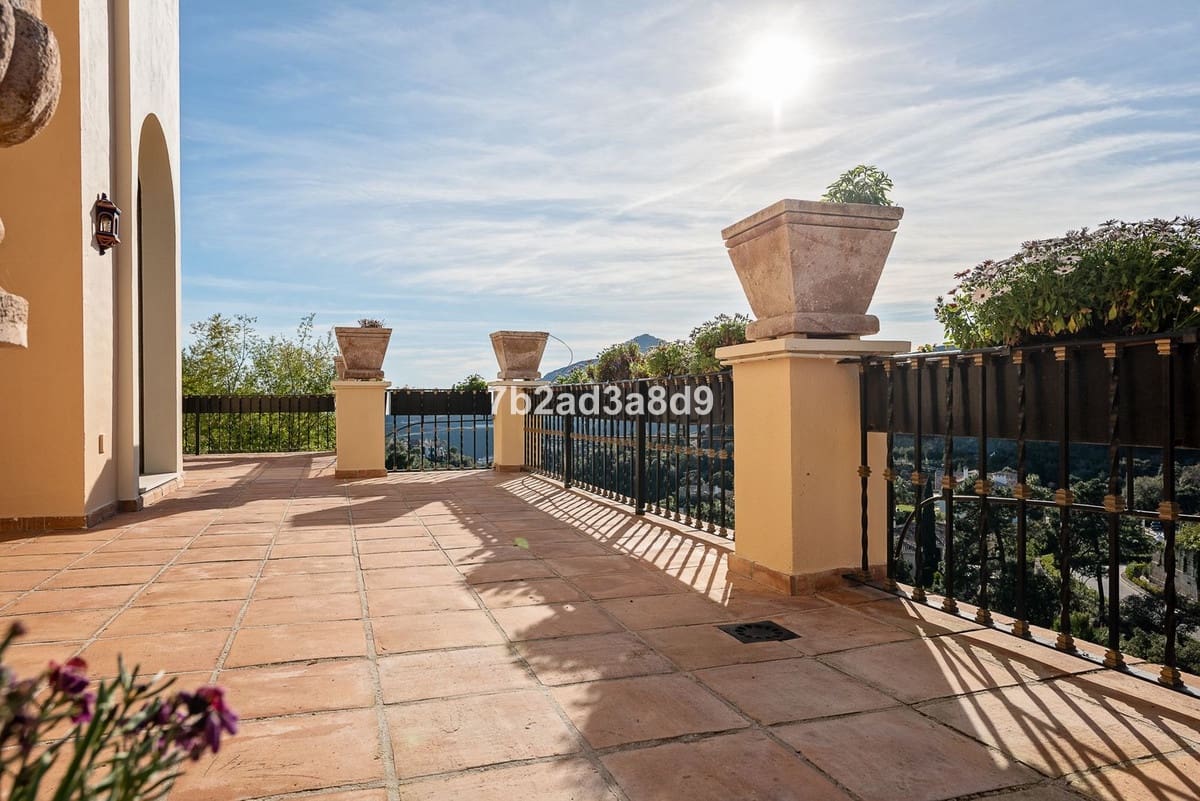 12 soverom Villa til salgs i La Zagaleta med svømmebasseng garasje - € 10 000 000 (Ref: 8474890)