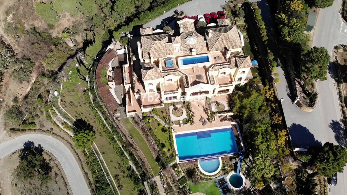 12 soverom Villa til salgs i La Zagaleta med svømmebasseng garasje - € 10 000 000 (Ref: 8474890)