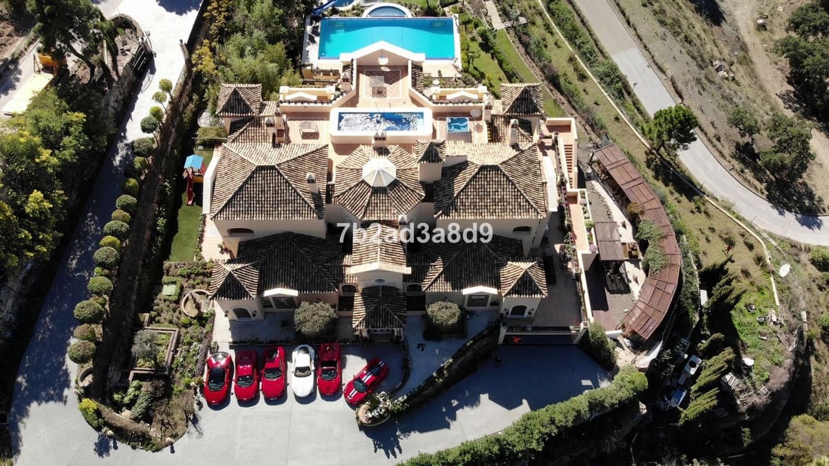 12 soverom Villa til salgs i La Zagaleta med svømmebasseng garasje - € 10 000 000 (Ref: 8474890)