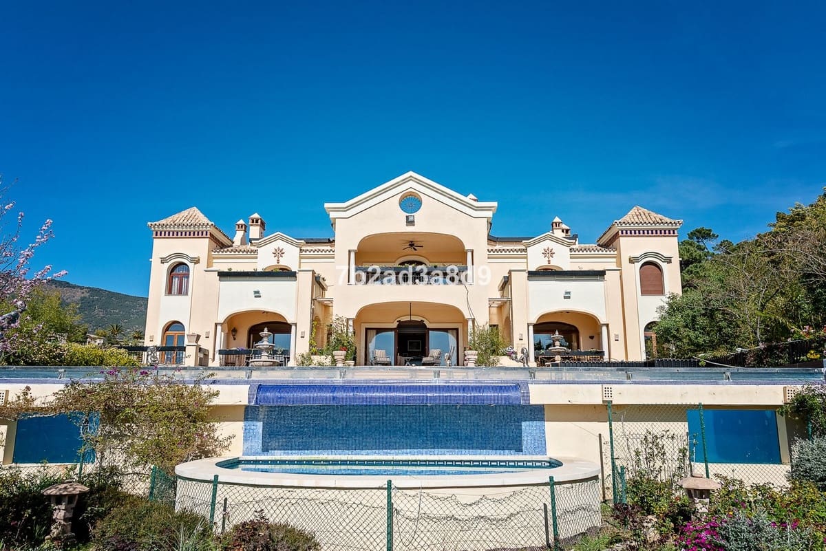 12 soverom Villa til salgs i La Zagaleta med svømmebasseng garasje - € 10 000 000 (Ref: 8474890)