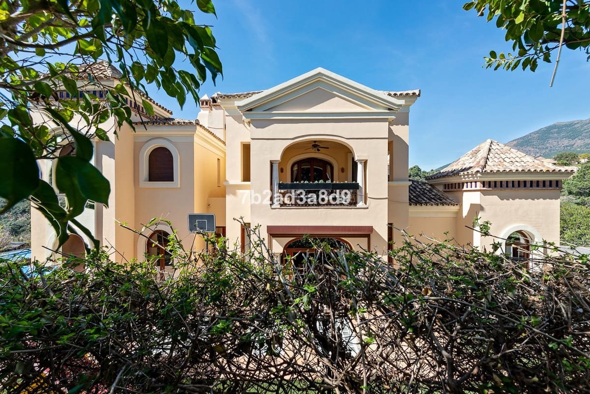 12 soverom Villa til salgs i La Zagaleta med svømmebasseng garasje - € 10 000 000 (Ref: 8474890)