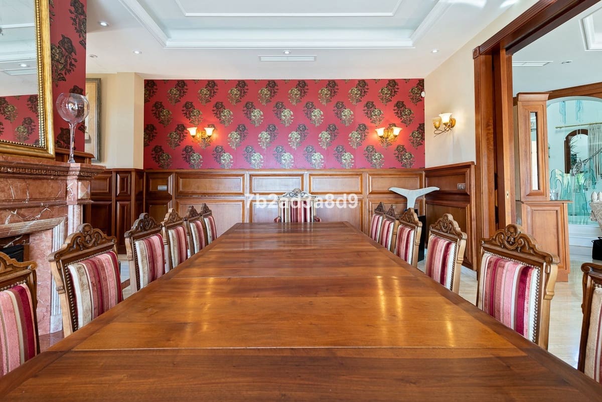 12 soverom Villa til salgs i La Zagaleta med svømmebasseng garasje - € 10 000 000 (Ref: 8474890)