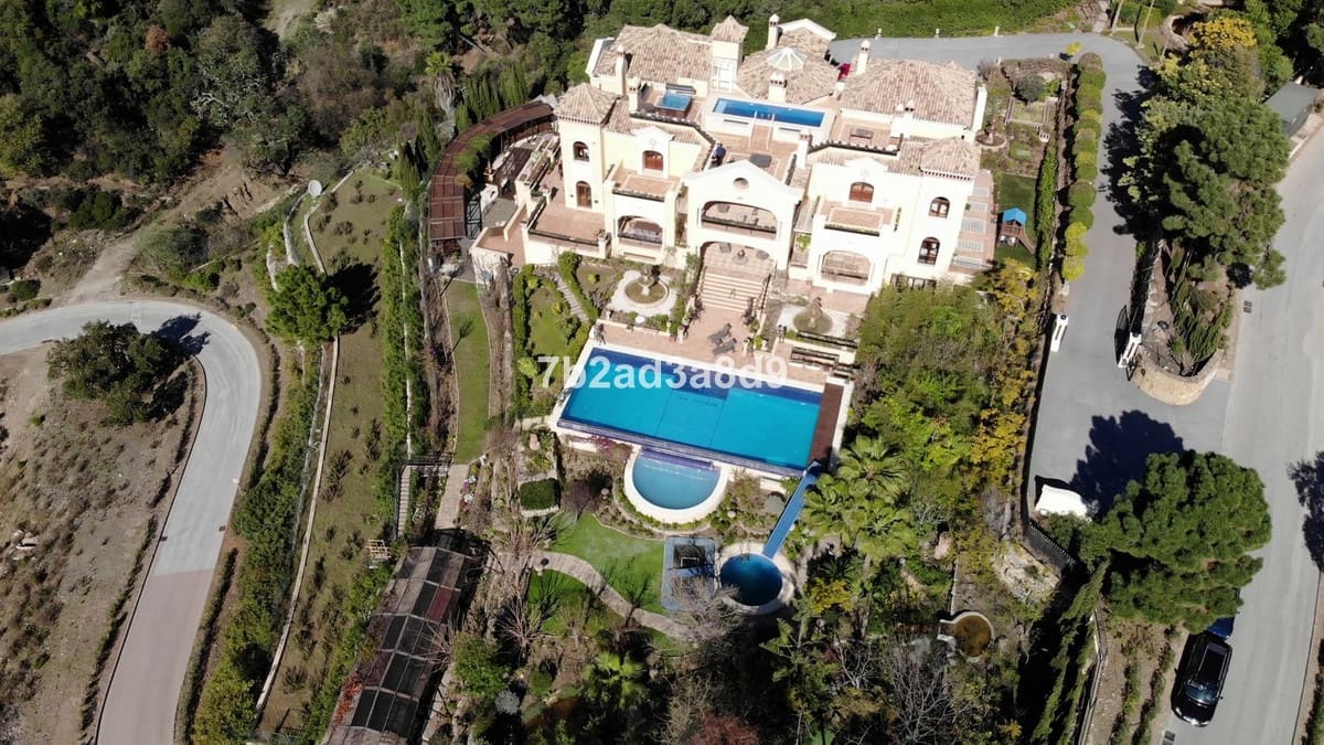 12 soverom Villa til salgs i La Zagaleta med svømmebasseng garasje - € 10 000 000 (Ref: 8474890)