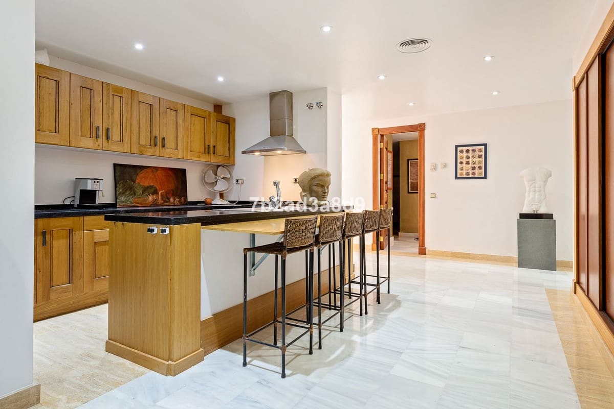 12 soverom Villa til salgs i La Zagaleta med svømmebasseng garasje - € 10 000 000 (Ref: 8474890)