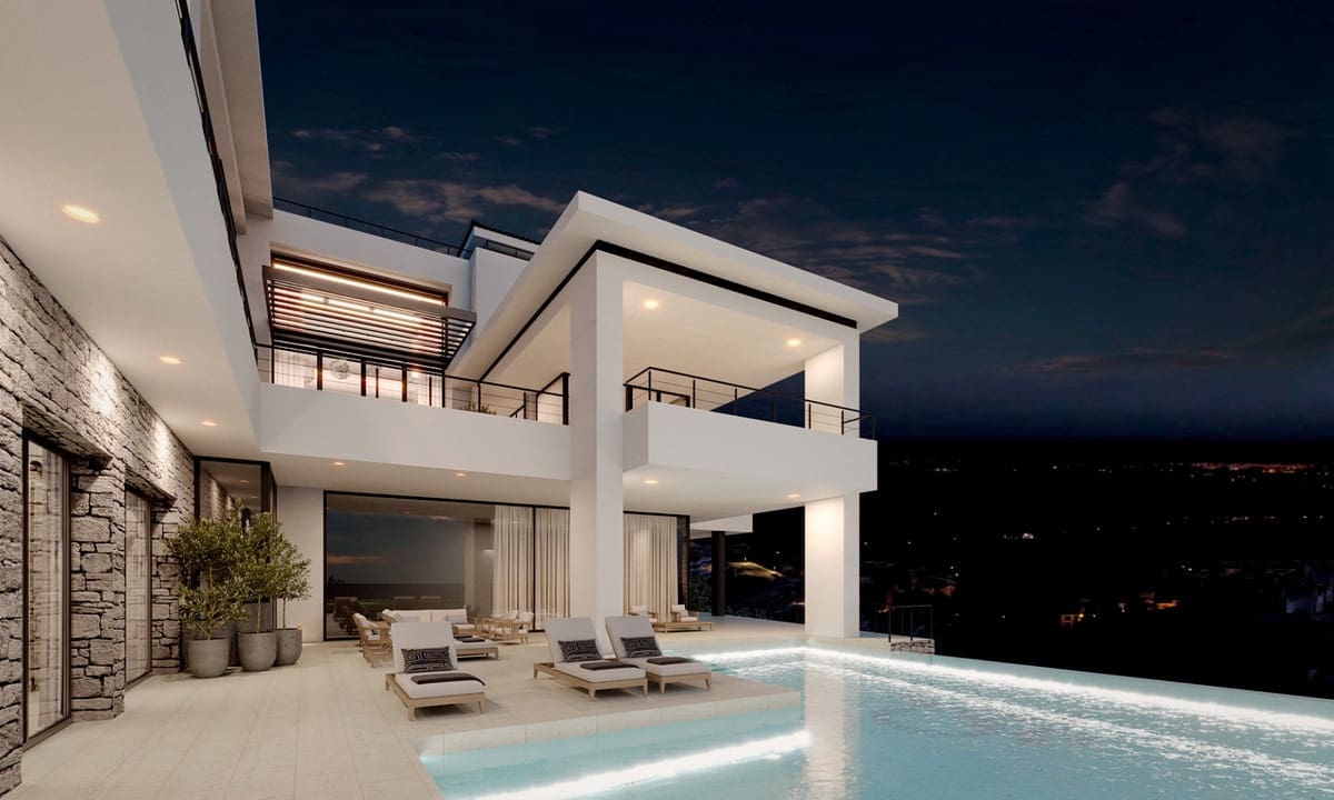 12 bedroom Villa for sale in Benahavis with pool - € 12,700,000 (Ref: 8474898)