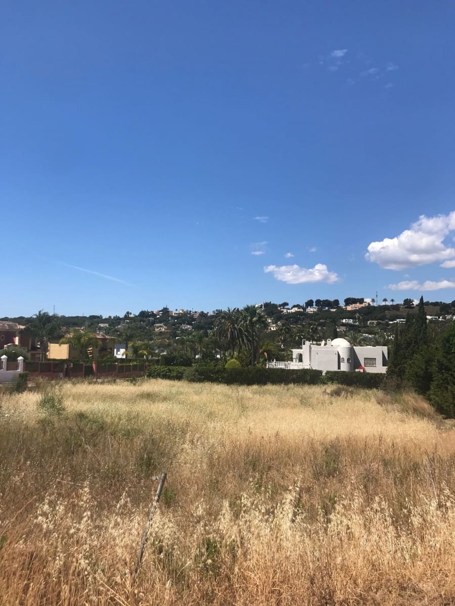 Grunde uden byggetilladelser til salg i Nueva Andalucia - € 3.000.000 (Ref: 8474909)