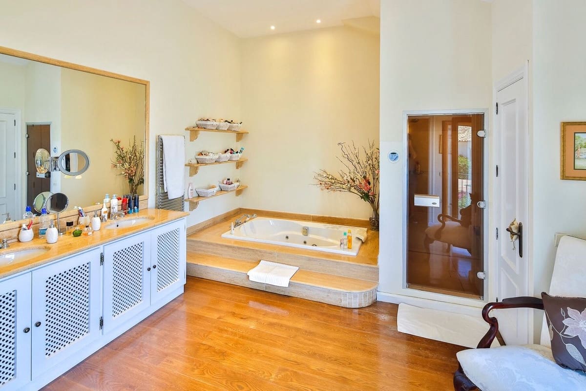 7 soveværelse Villa til salg i Sotogrande med swimmingpool garage - € 5.200.000 (Ref: 8474928)