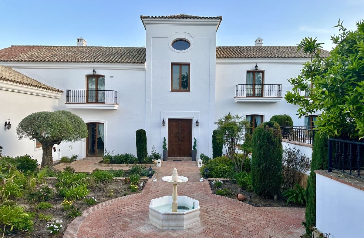 7 soveværelse Villa til salg i Sotogrande med swimmingpool garage - € 5.200.000 (Ref: 8474928)