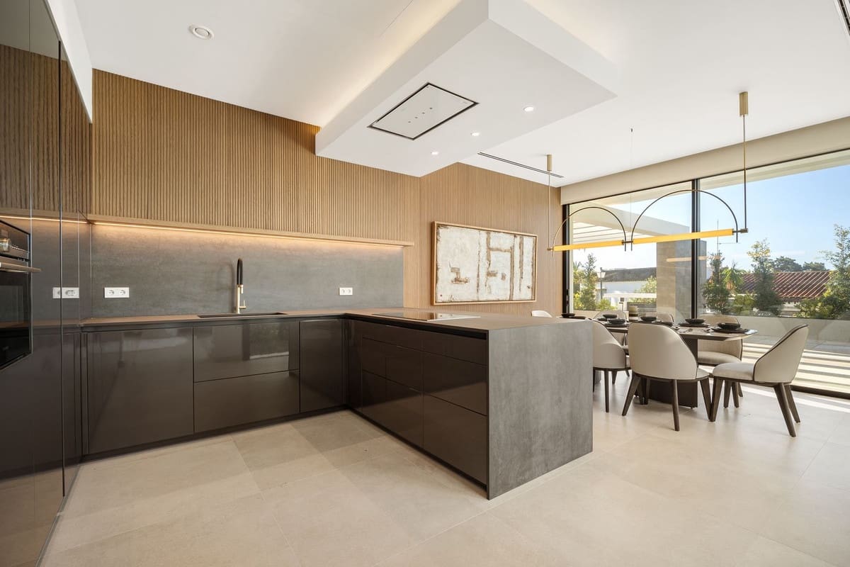 5 sovrum Villa till salu i Marbesa med pool - 3 350 000 € (Ref: 8474929)