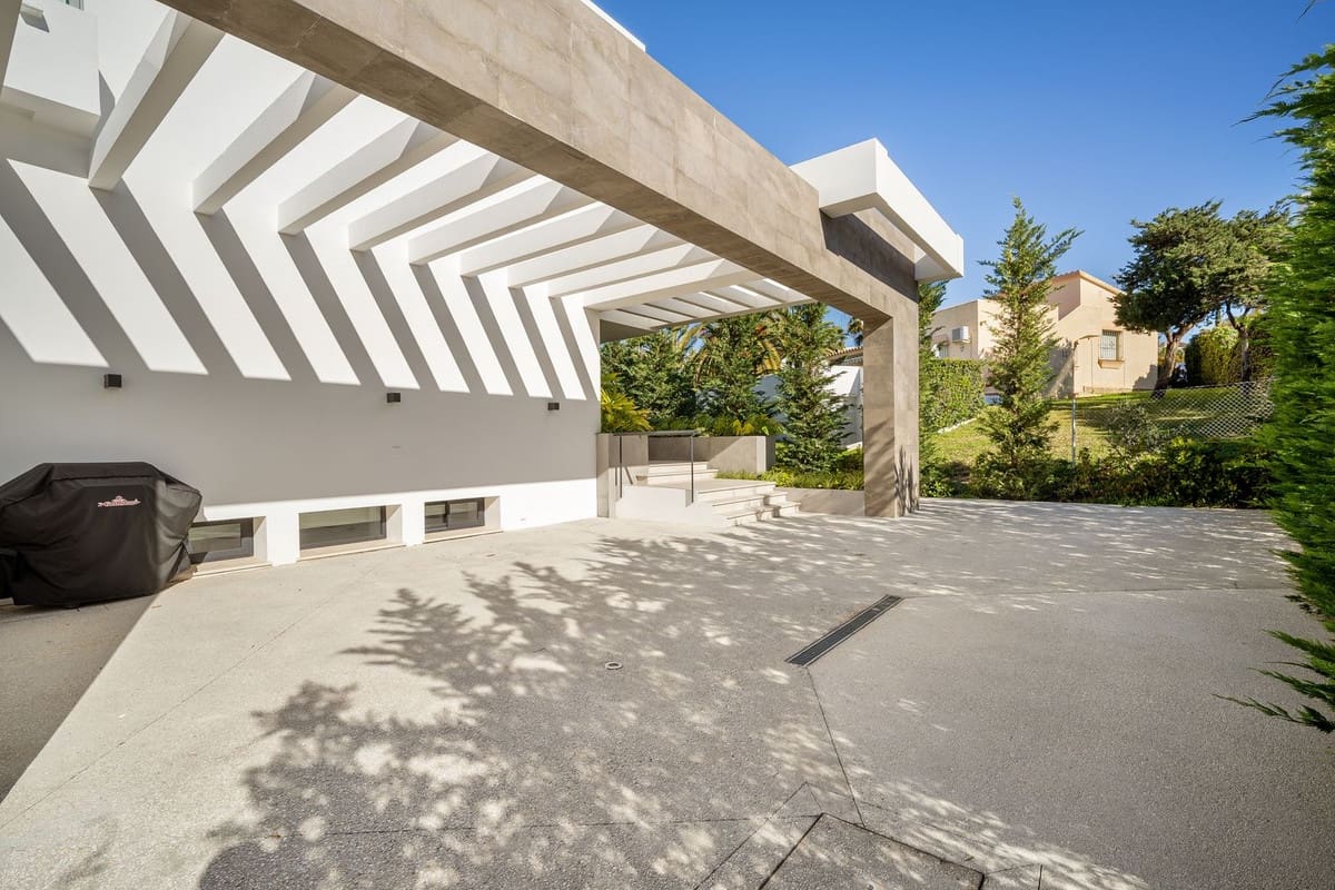 5 sovrum Villa till salu i Marbesa med pool - 3 350 000 € (Ref: 8474929)