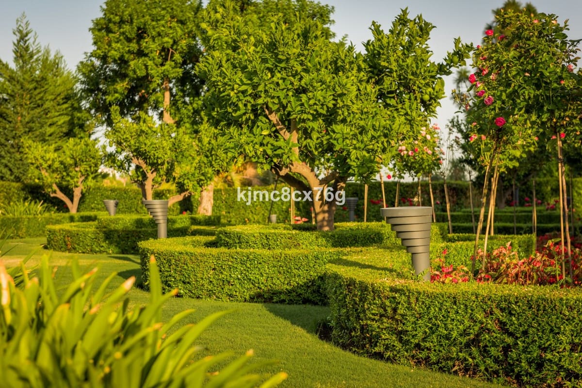 7 soverom Villa til salgs i Marbella med svømmebasseng garasje - € 9 500 000 (Ref: 8474944)