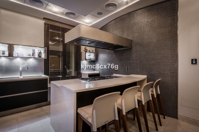 7 soverom Villa til salgs i Hacienda Las Chapas, Marbella med svømmebasseng garasje - € 9 500 000 (Ref: 8474944)