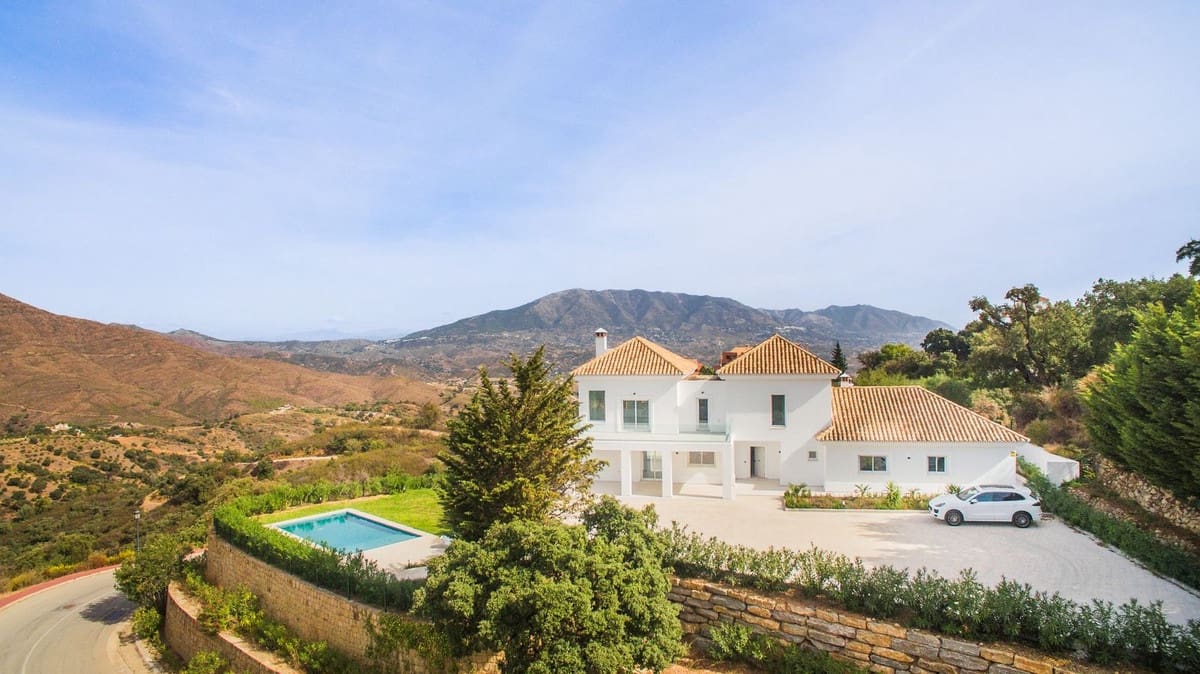 4 soveværelse Villa til salg i La Mairena med swimmingpool garage - € 2.195.000 (Ref: 8474945)