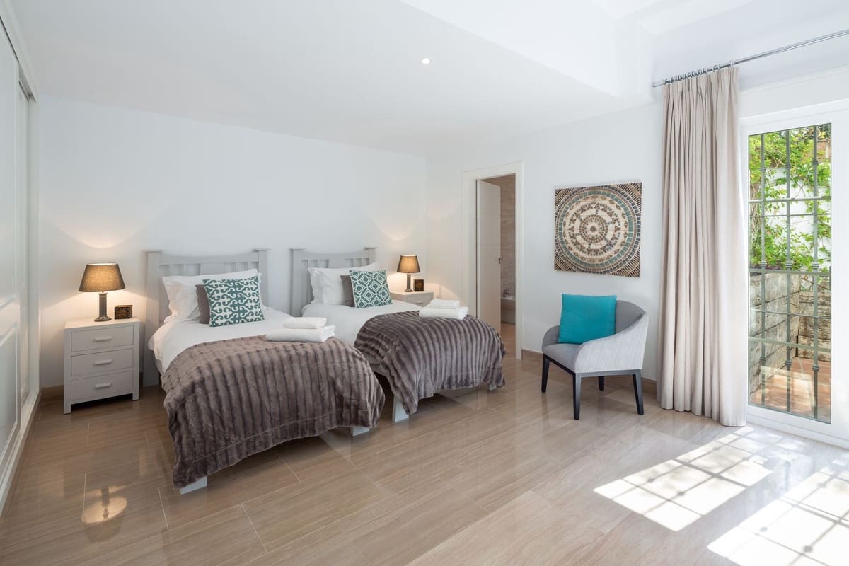 6 soveværelse Villa til salg i Elviria med swimmingpool garage - € 3.700.000 (Ref: 8474948)