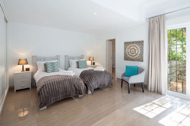 6 soveværelse Villa til salg i Elviria, Marbella med swimmingpool garage - € 3.700.000 (Ref: 8474948)