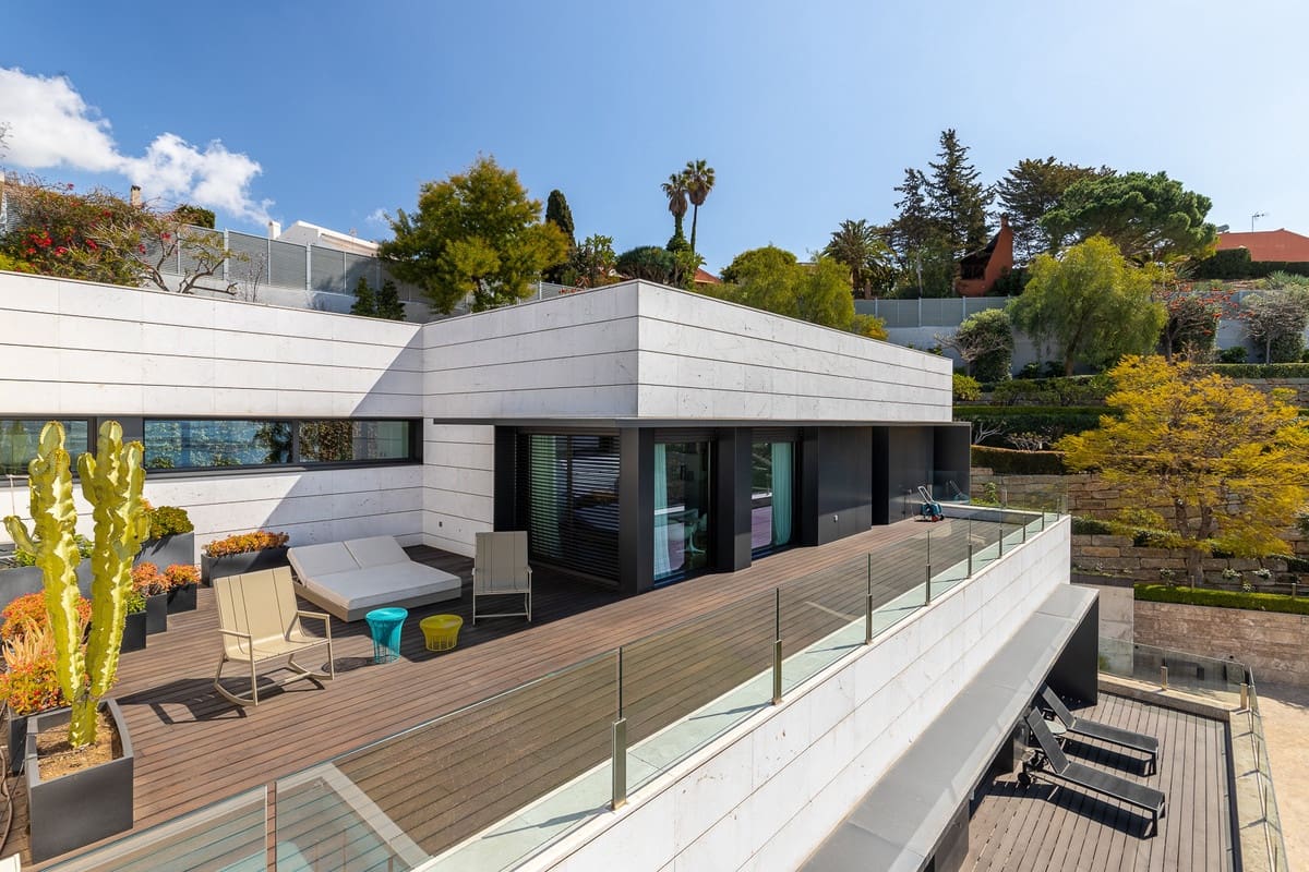 8 soverom Villa til salgs i Malaga by med svømmebasseng - € 15 000 000 (Ref: 8474951)