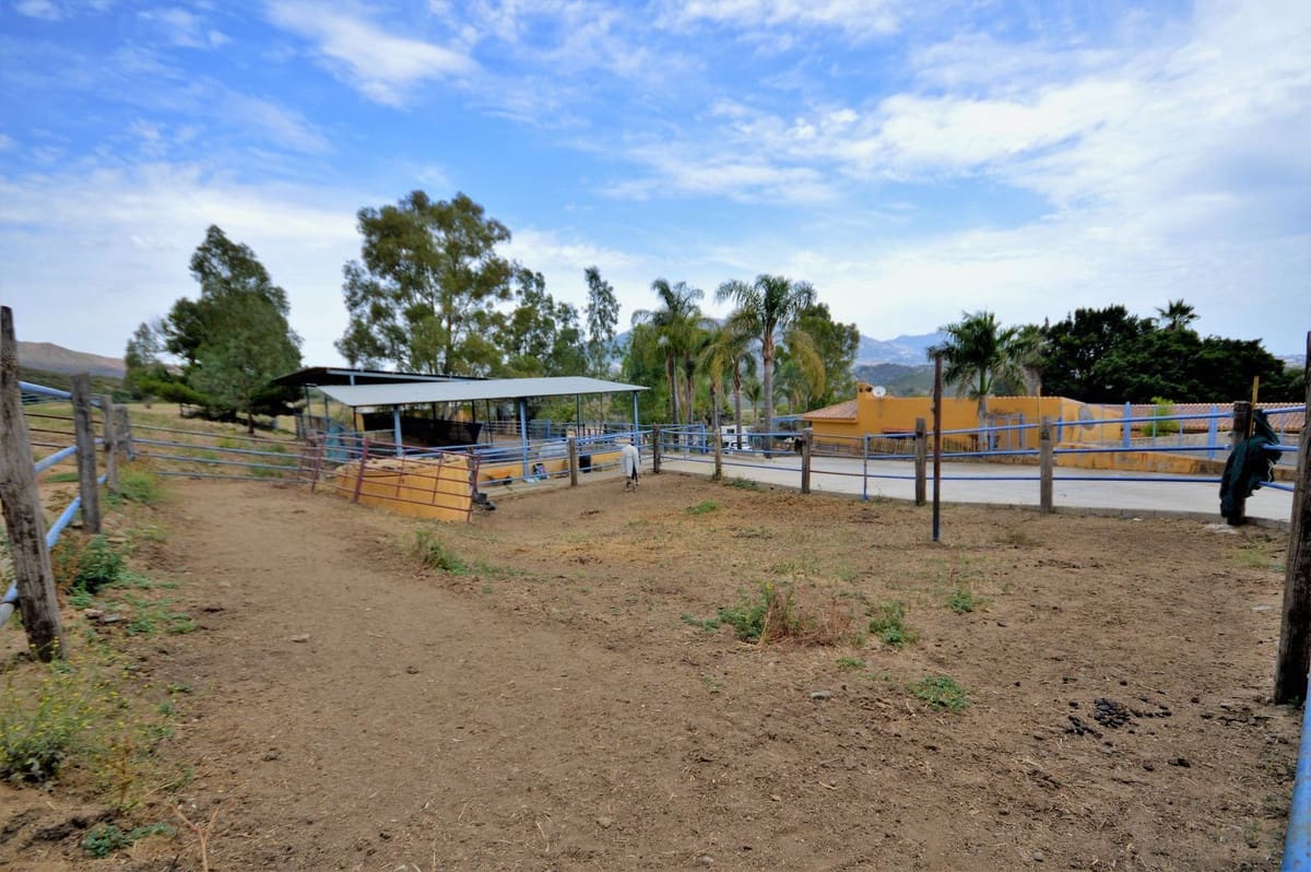 9 soverom Finca/Herregård til salgs i Mijas med svømmebasseng - € 3 150 000 (Ref: 8474956)