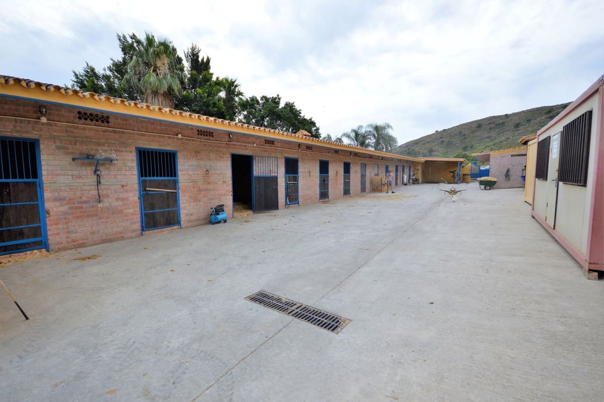 9 soverom Finca/Herregård til salgs i Mijas med svømmebasseng - € 3 150 000 (Ref: 8474956)