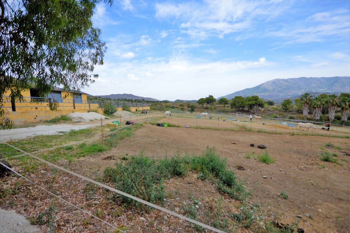 9 soverom Finca/Herregård til salgs i Mijas med svømmebasseng - € 3 150 000 (Ref: 8474956)