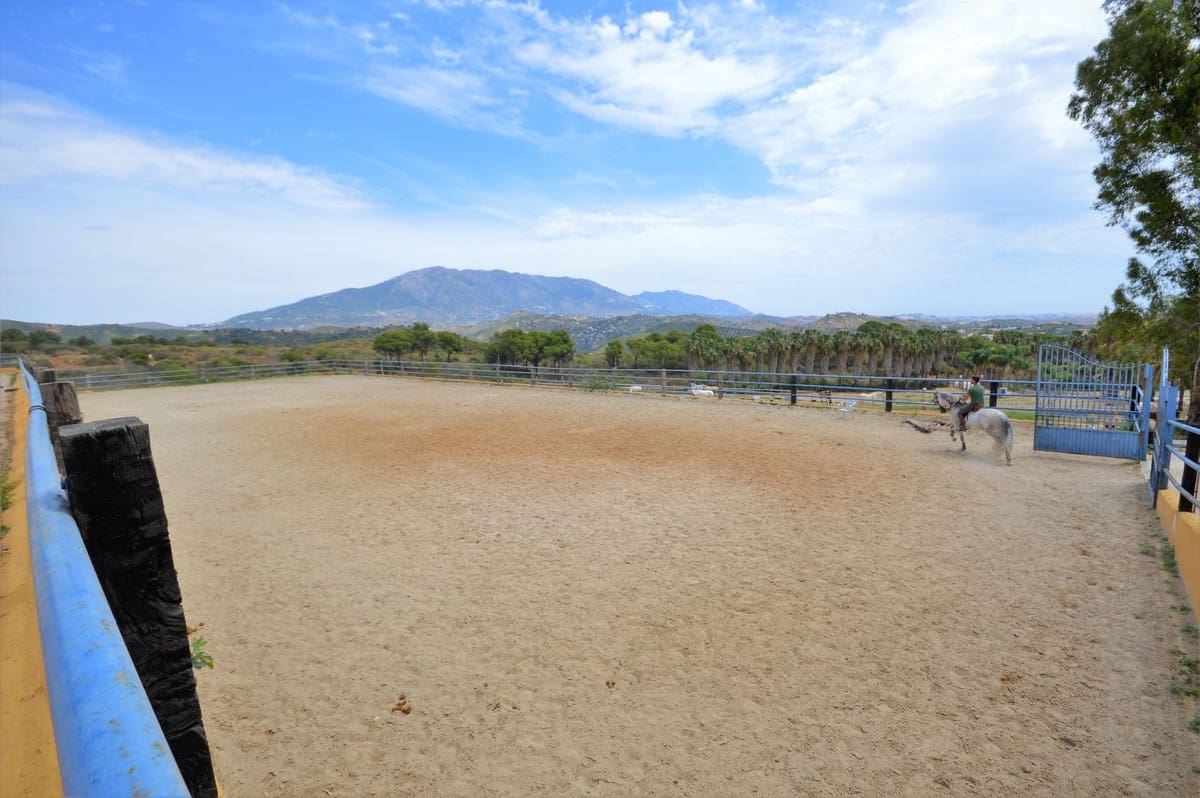 9 soverom Finca/Herregård til salgs i Mijas med svømmebasseng - € 3 150 000 (Ref: 8474956)