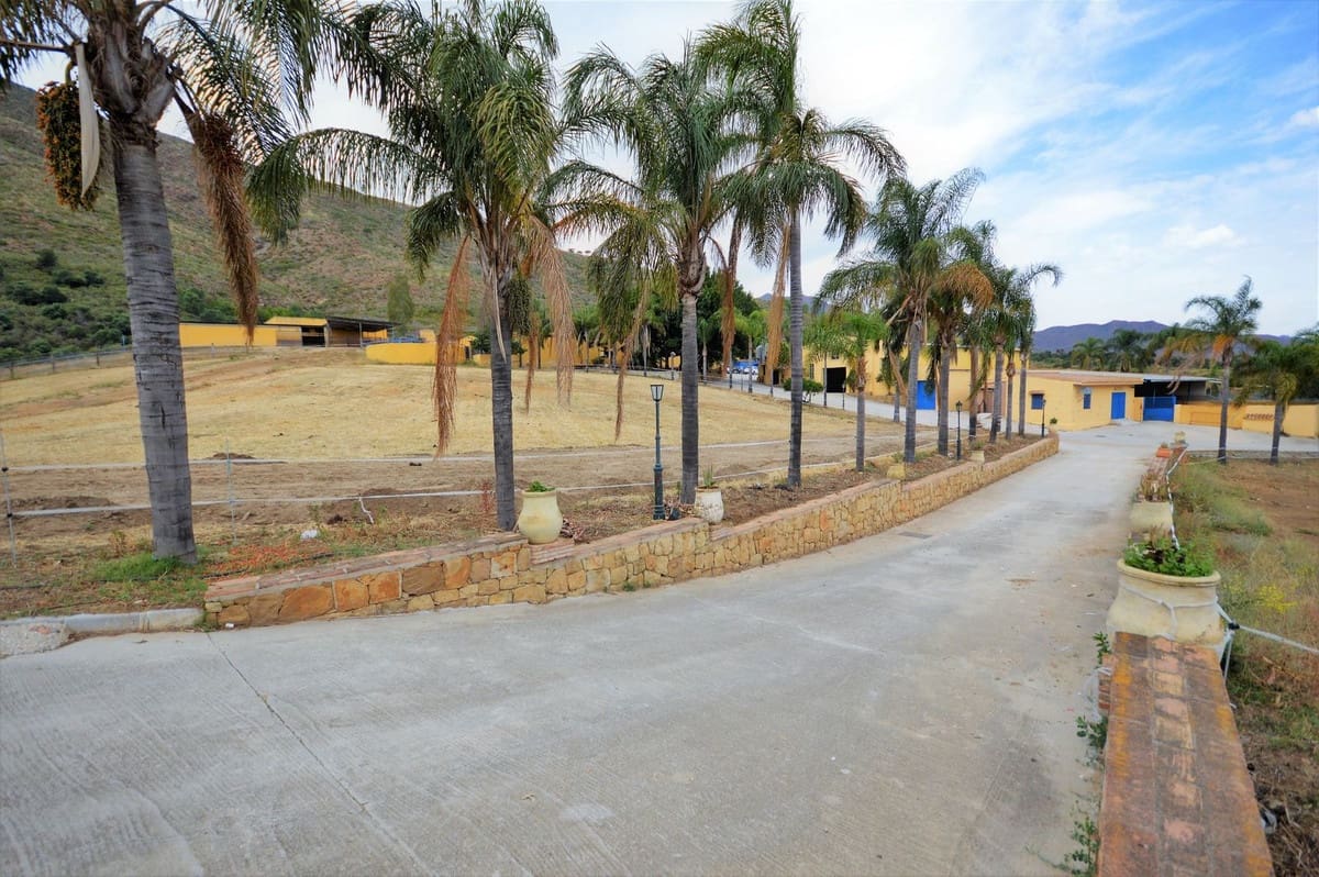 9 soverom Finca/Herregård til salgs i Mijas med svømmebasseng - € 3 150 000 (Ref: 8474956)