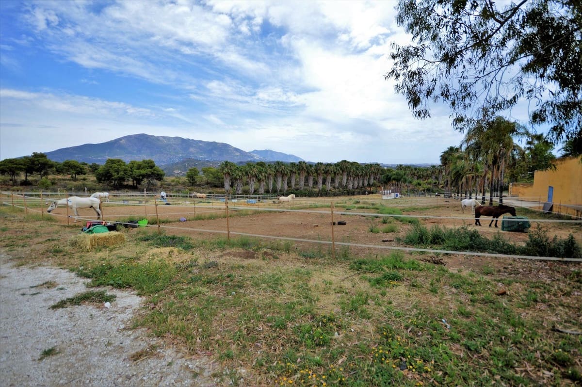 9 soverom Finca/Herregård til salgs i Mijas med svømmebasseng - € 3 150 000 (Ref: 8474956)