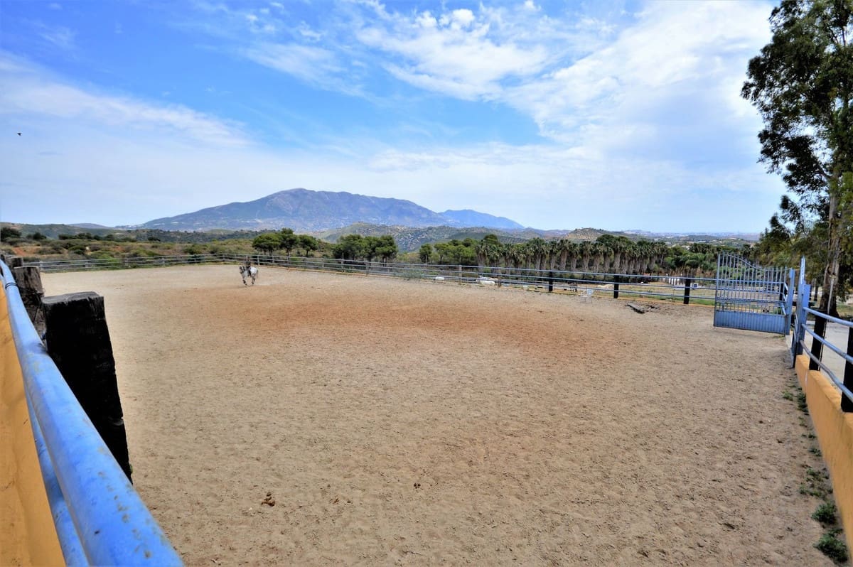 9 soverom Finca/Herregård til salgs i Mijas med svømmebasseng - € 3 150 000 (Ref: 8474956)